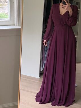 Elegant Plum Long Sleeve Maxi Dress
